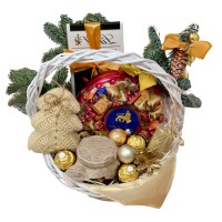 Подарочная корзина на Рождество